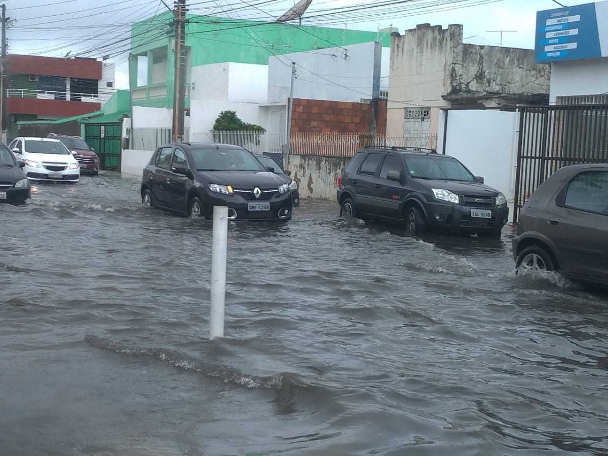 Temporal causa alagamentos em Colniza