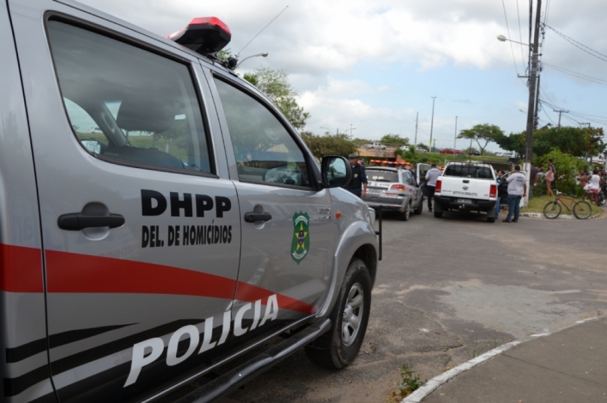 Mulher é assassinada na porta da própria casa no bairro Japãozinho