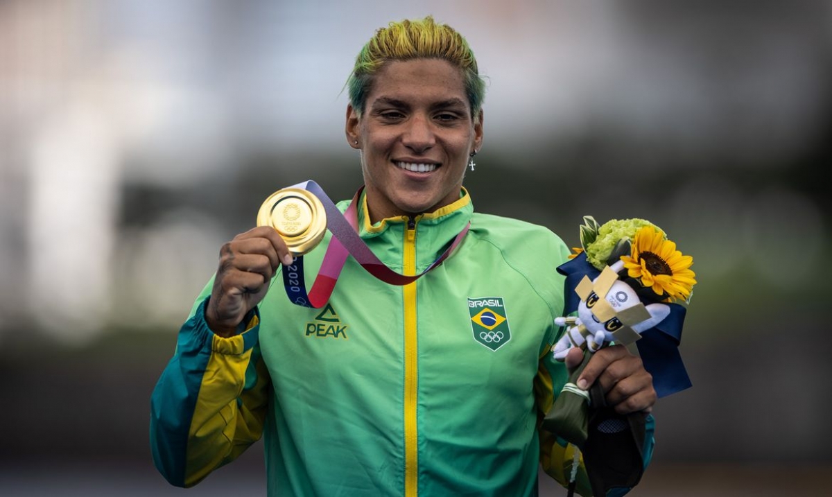 Ana Marcela Cunha é ouro na maratona aquática (Foto: Jonne Roriz/ COB)