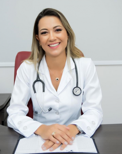 Mariela Cometki, infectologista cooperada Unimed Sergipe (Foto: Assessoria Unimed Sergipe/ AGÔ - Comunicação Estratégica)