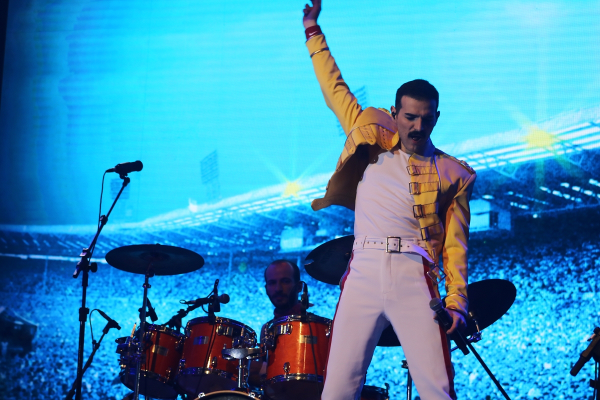 Maior intérprete de Freddie Mercury, André Abreu, faz show em Aracaju com o "Queen Celebration in Concert" (Foto: Divulgação)