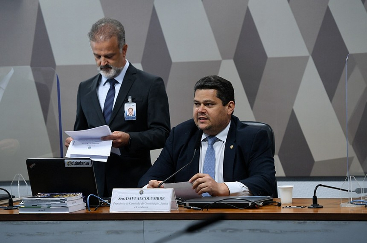Davi Alcolumbre preside a reunião desta quarta da comissão - Foto: Edilson Rodrigues | Agência Senado