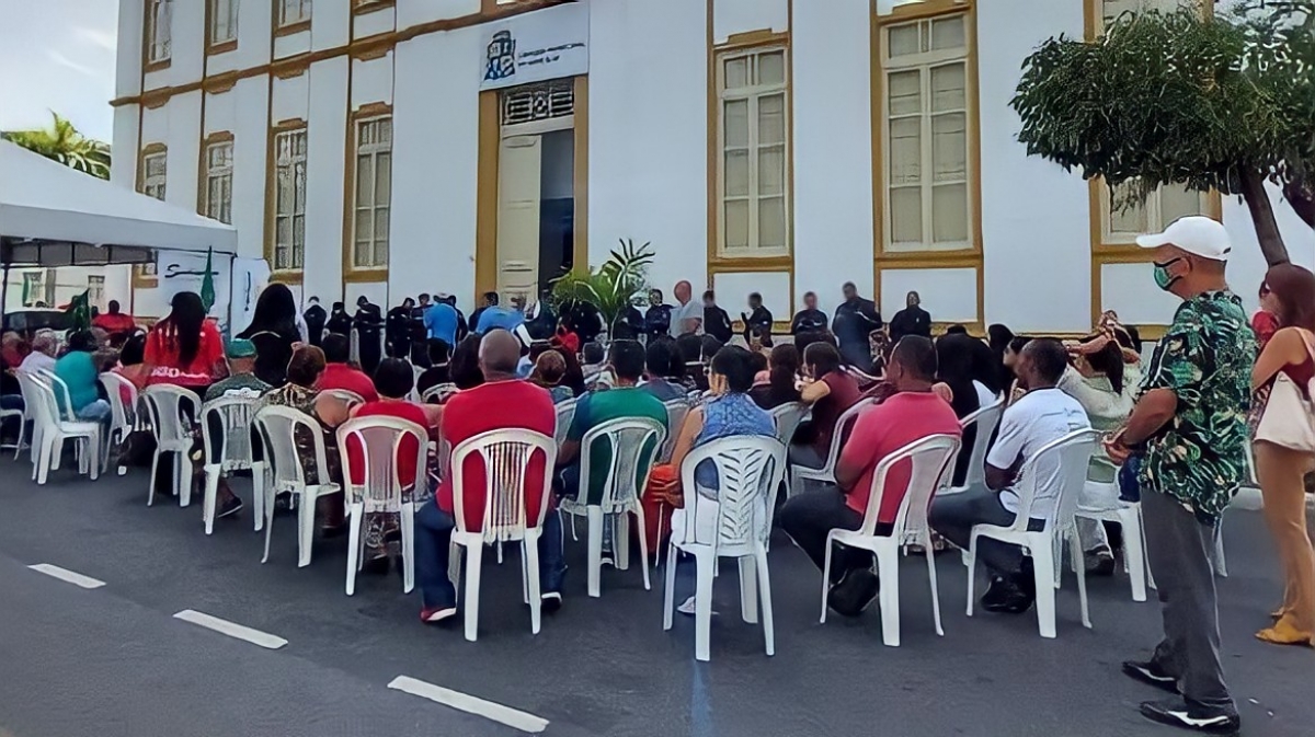 Professores de Aracaju voltam a cobrar atualização do piso salarial - Foto: Sindipema