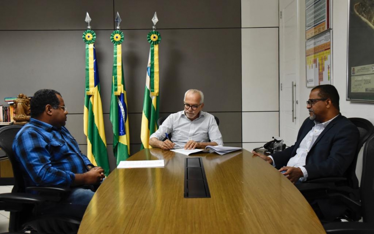 Prefeito Edvaldo Nogueira sanciona leis que tratam de alterações na legislação previdenciária do município - Foto: Ana Lícia Menezes | Prefeitura de Aracaju