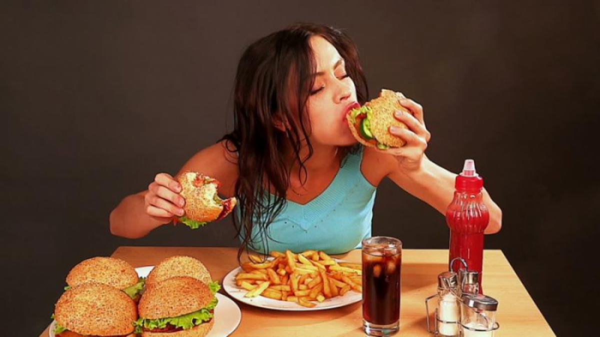 Consumo abusivo e desapropriado pode estar relacionado à memória afetiva alimentar - Foto: Asscom Unit