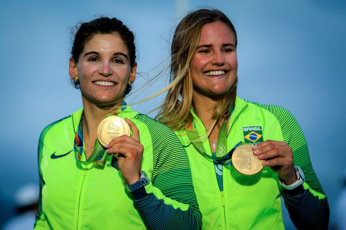 Martine Grael e Kahena Kunze vencem na vela e conquistam quarto ouro do  Brasil